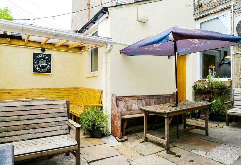 OYO Castle Hotel, Accrington