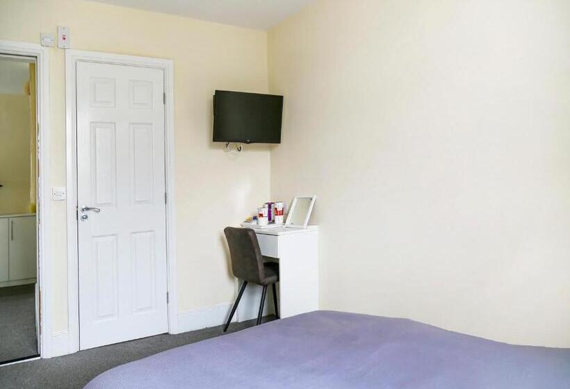 OYO Castle Hotel, Accrington