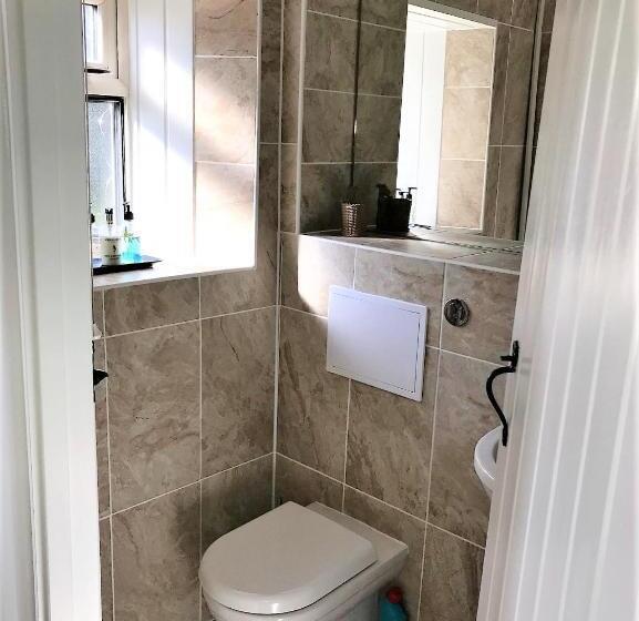 فندق Cotswold Merrymouth Inn