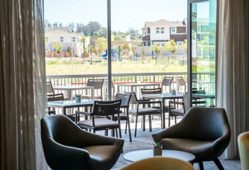 فندق Courtyard By Marriott Petaluma Sonoma County