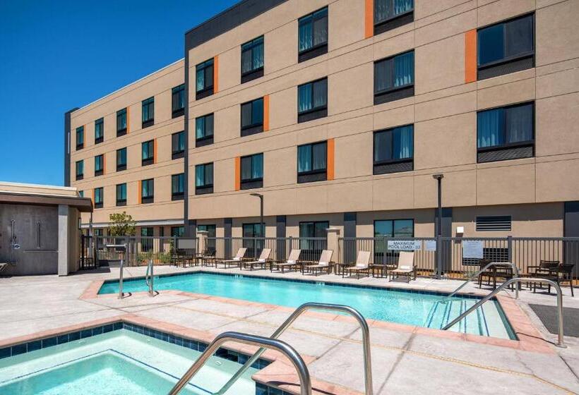 فندق Courtyard By Marriott Petaluma Sonoma County