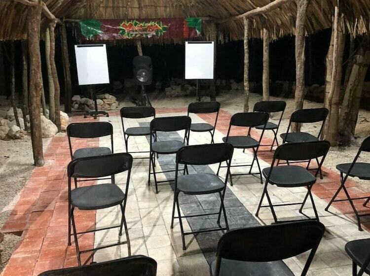 هتل Ecoturismo Yax Ha By Rotamundos