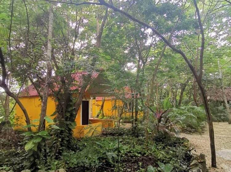 هتل Ecoturismo Yax Ha By Rotamundos