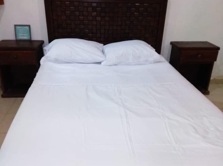 هتل Ecoturismo Yax Ha By Rotamundos