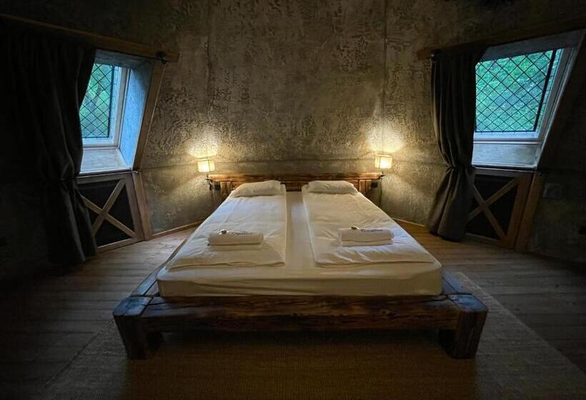 فندق Excalibur Mini