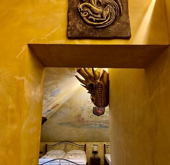 فندق Excalibur Mini