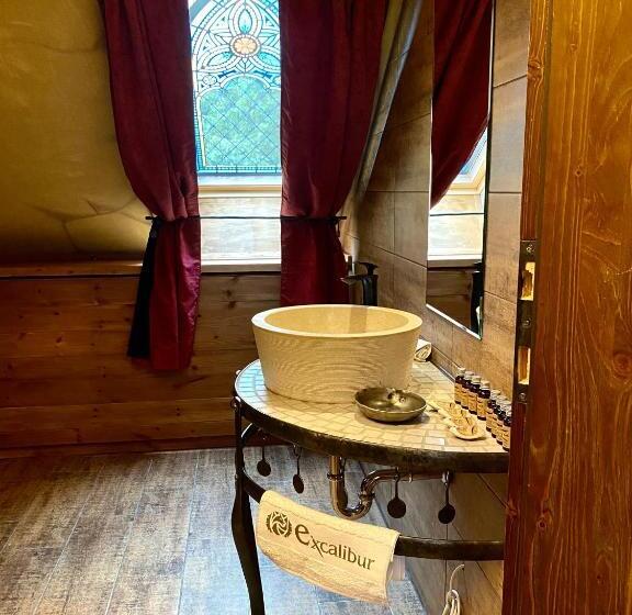 فندق Excalibur Mini