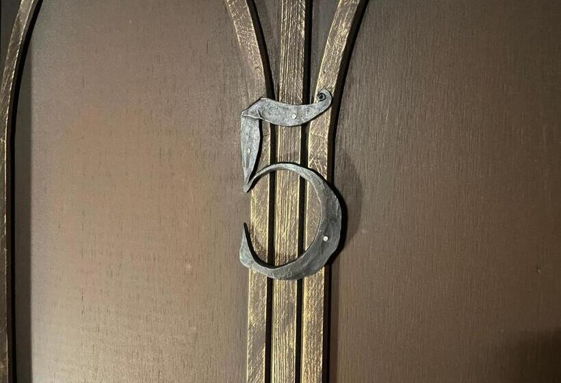 فندق Excalibur Mini