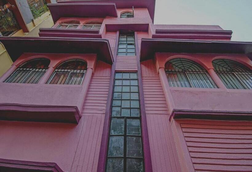 فندق Oyo 80299 The Bougain Villa