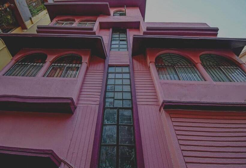 فندق Oyo 80299 The Bougain Villa