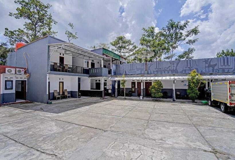 酒店 Oyo 90405 Penginapan Sasti Kuningan