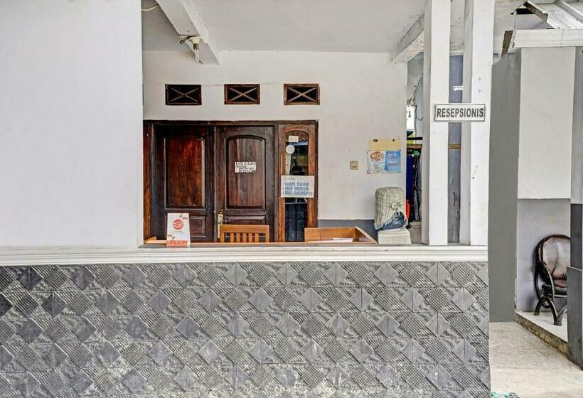 酒店 Oyo 90405 Penginapan Sasti Kuningan