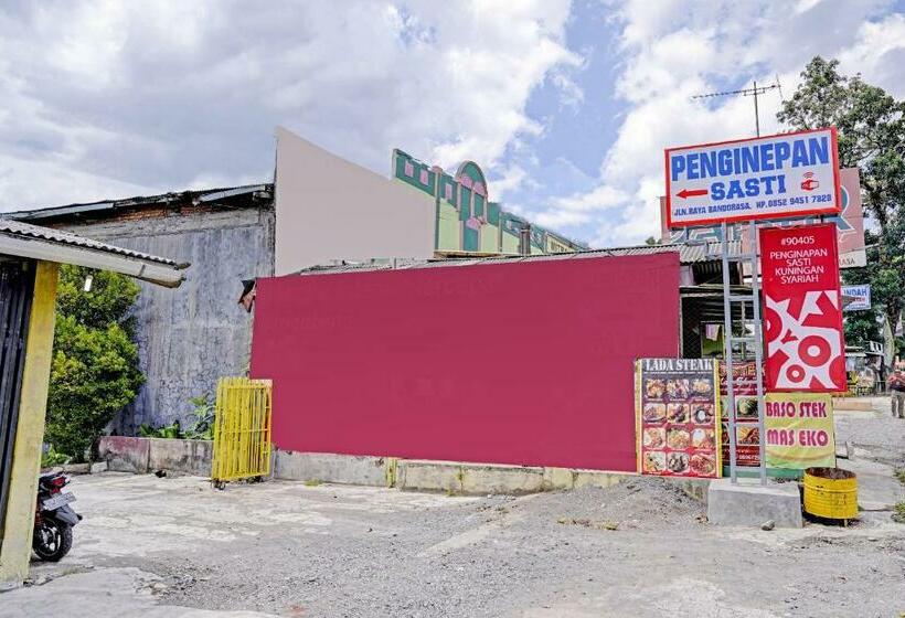 酒店 Oyo 90405 Penginapan Sasti Kuningan