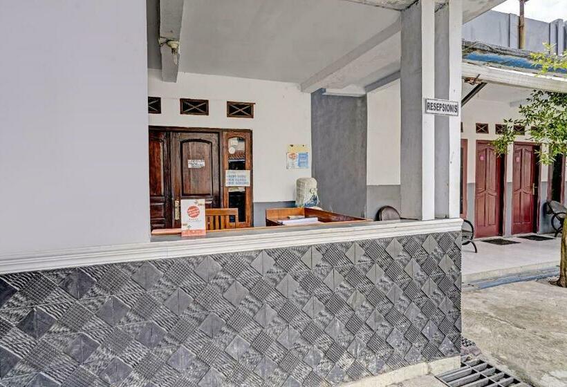 酒店 Oyo 90405 Penginapan Sasti Kuningan