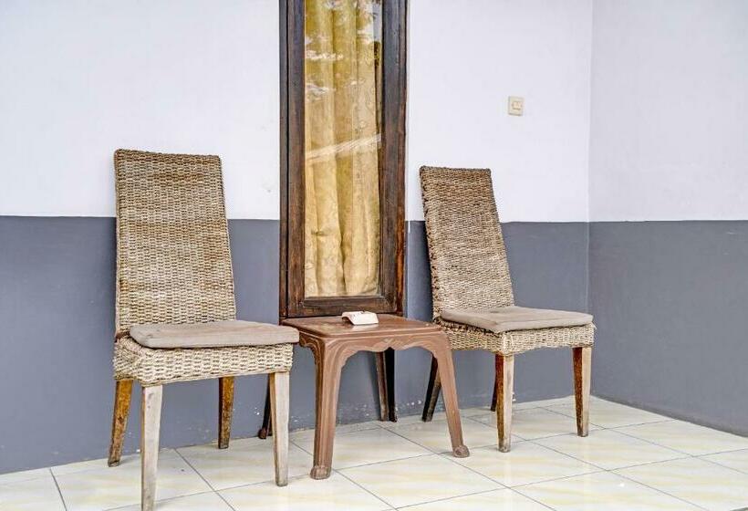 酒店 Oyo 90405 Penginapan Sasti Kuningan