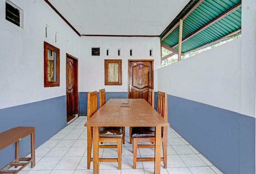 酒店 Oyo 90405 Penginapan Sasti Kuningan