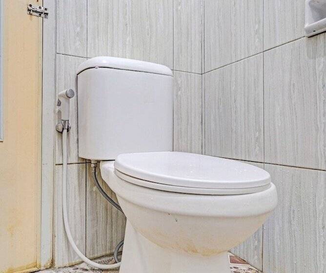 酒店 Oyo 90405 Penginapan Sasti Kuningan