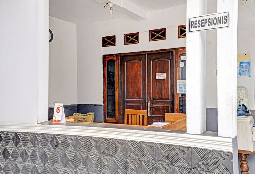 酒店 Oyo 90405 Penginapan Sasti Kuningan