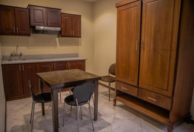 Suites & Hotel El Quijote