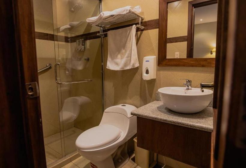 Suites & Hotel El Quijote