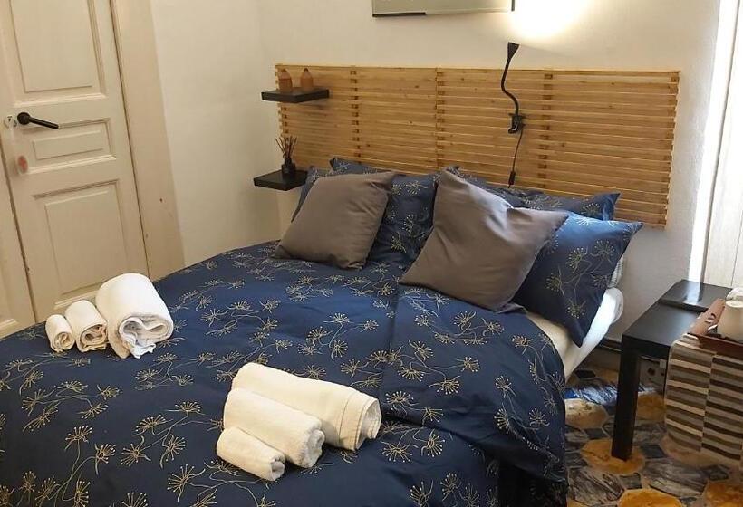 פנסיון Room In Villa   Dimora Aganoor Business Suite