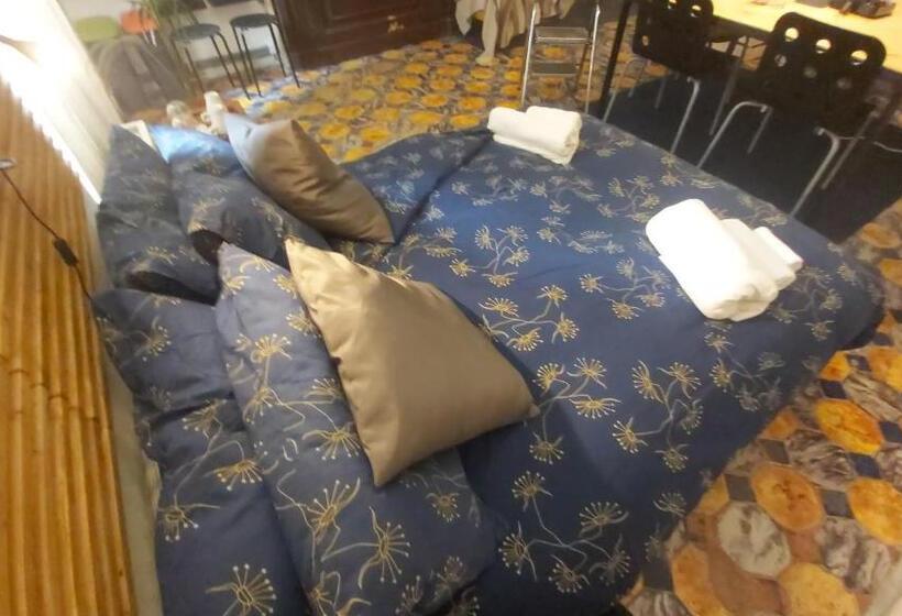 פנסיון Room In Villa   Dimora Aganoor Business Suite