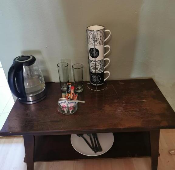 پانسیون Karoozin Village