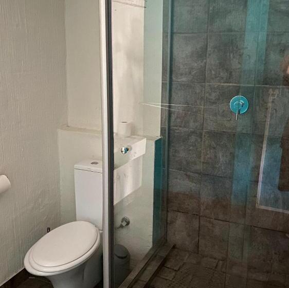 پانسیون Karoozin Village