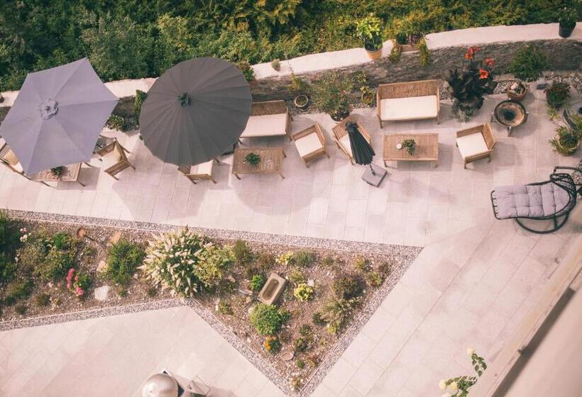 Пансион Nefer, Haus