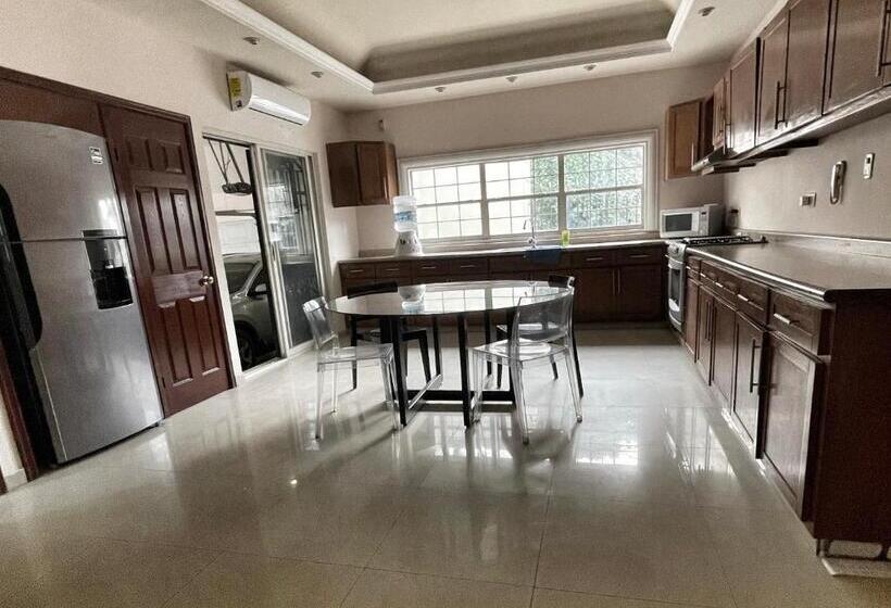 بنسيون Room In Guest Room   17 Large Room For Two People