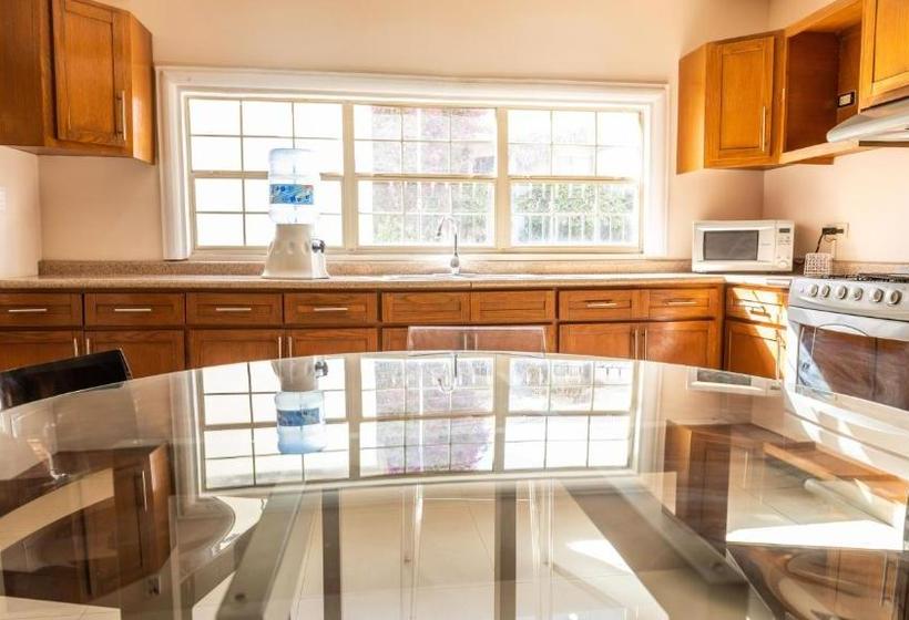 膳宿费 Room In Guest Room   17 Large Room For Two People