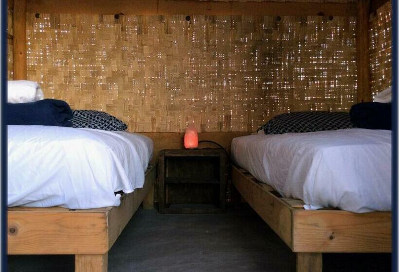 پانسیون Room In Guest Room   Camp   Santos Cabana Fabricio