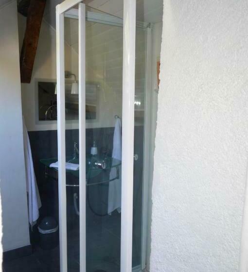 펜션 Room In Guest Room   Maison Lamerique Welcome You To One Of Their Room Dogs Are Also Welcomed