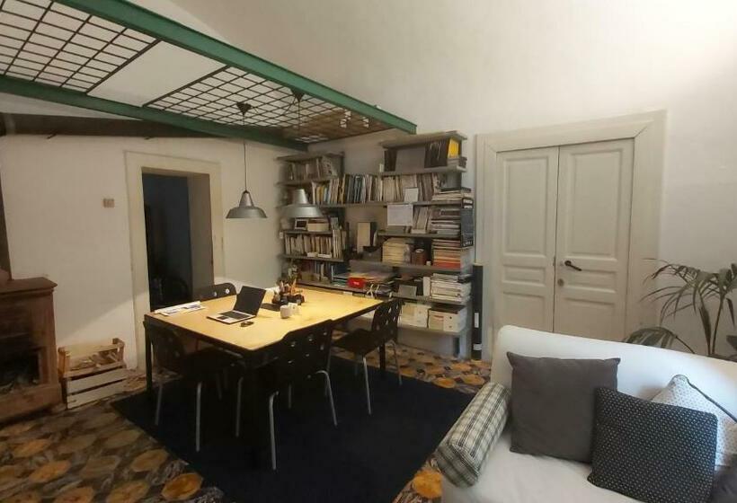 פנסיון Room In Villa   Dimora Aganoor Business Suite