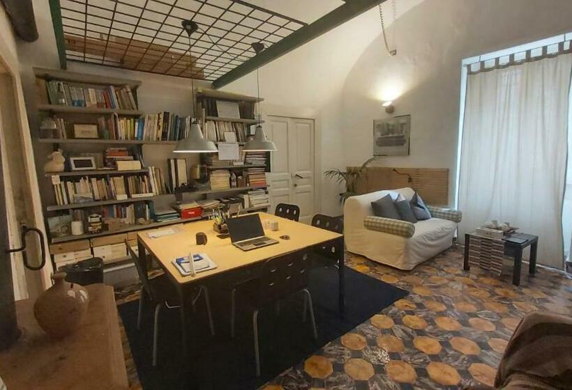 פנסיון Room In Villa   Dimora Aganoor Business Suite