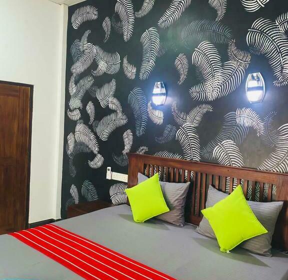 Пансион Thambara Gueust House