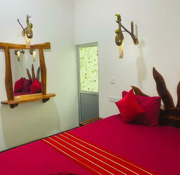 Пансион Thambara Gueust House