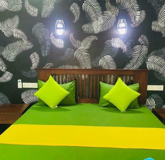 Пансион Thambara Gueust House