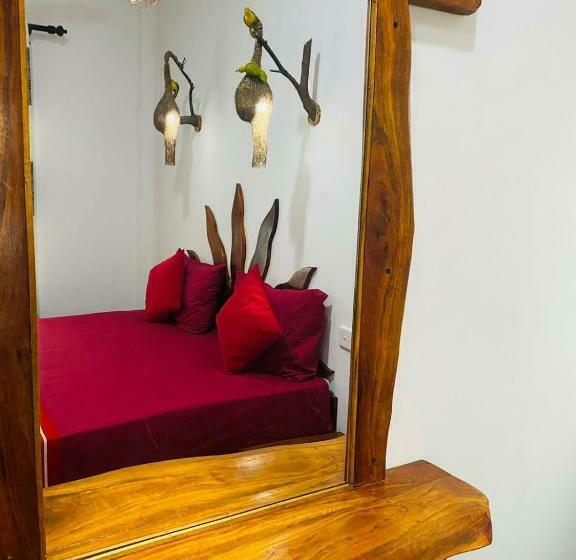 Пансион Thambara Gueust House