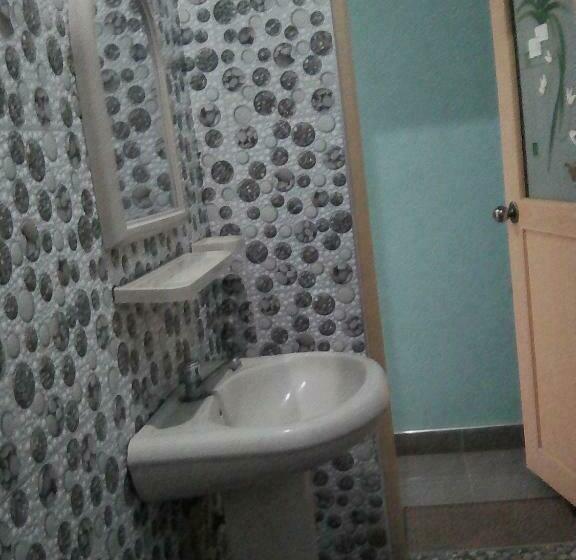 פנסיון Thomasha Homestay & Tuk Tuk Service