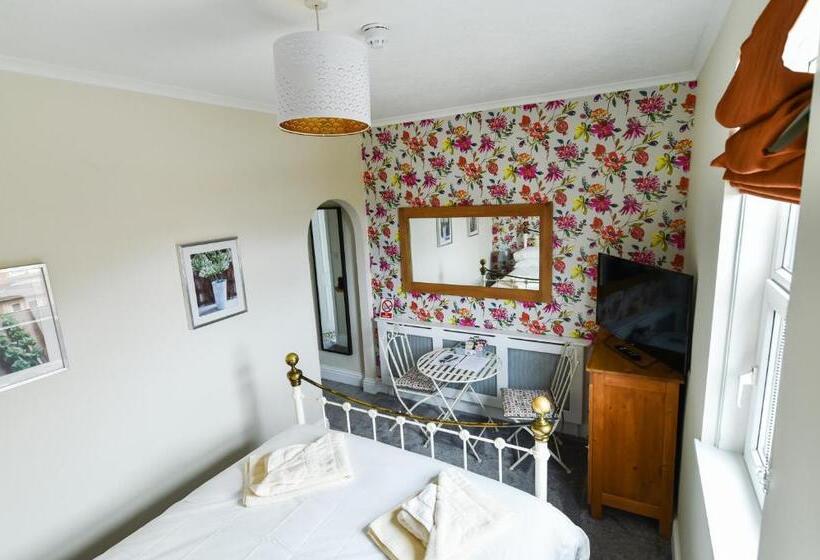 مبيت وإفطار Hillcrest Whitby