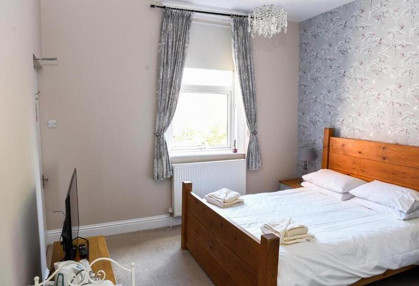 مبيت وإفطار Hillcrest Whitby