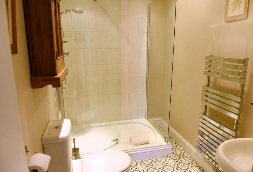 مبيت وإفطار Hillcrest Whitby