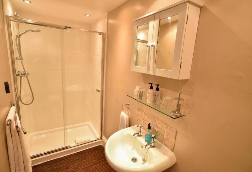 مبيت وإفطار Hillcrest Whitby