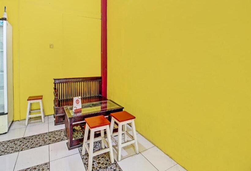 فندق Capital O 91690 Moza Guest House