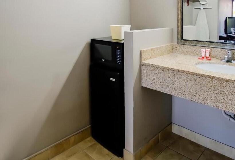 ホテル Cypress Inn & Suites