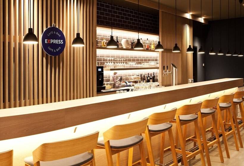 ホテル Holiday Inn Express   Offenburg, An Ihg