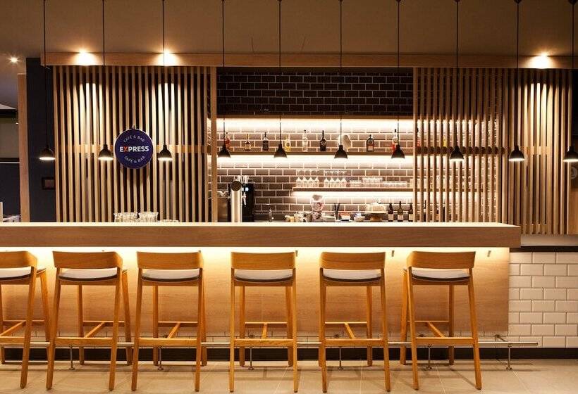 ホテル Holiday Inn Express   Offenburg, An Ihg