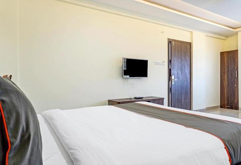 בית מלון כפרי Oyo 80389 Collection O Orchardz Inn