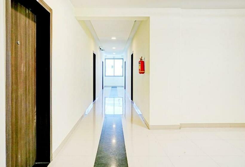 בית מלון כפרי Oyo 80389 Collection O Orchardz Inn